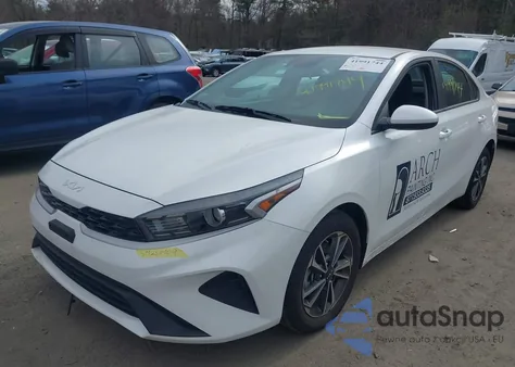 2024 Kia Forte Lxs z USA, uszkodzony, nr VIN 3KPF24AD5RE760880